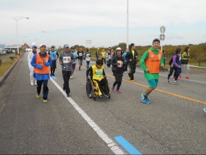 若い2人①
