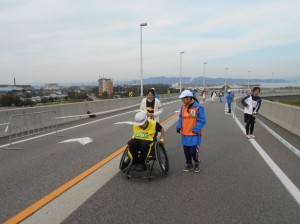 自力で新湊大橋を漕ぐ①