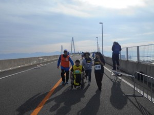 新湊大橋の下り坂②