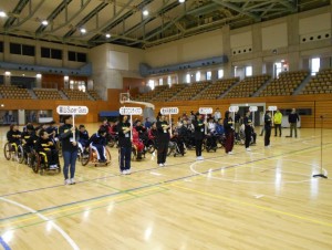 行進止まる