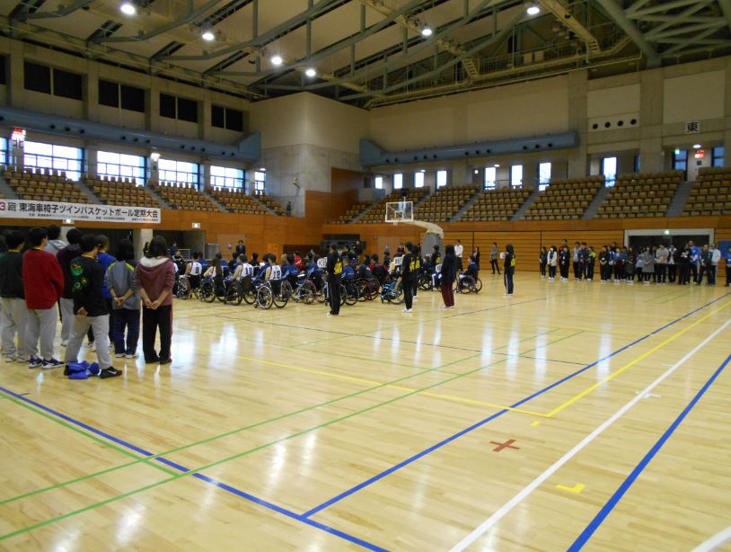 閉会式の後ろ