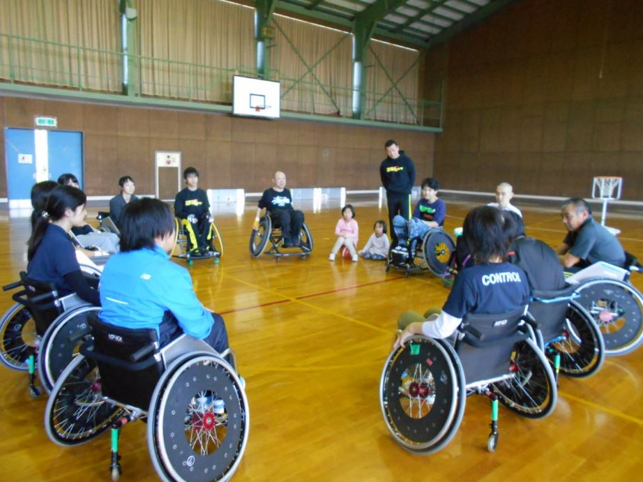 16年最後の練習にたくさんの人が集まってくれました 富山県車いすツインバスケットボールクラブ
